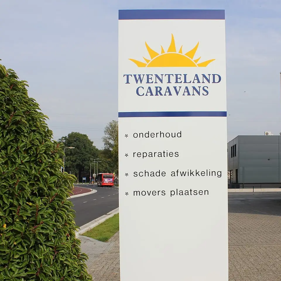 Reclamezuil van Twenteland Caravans met onderhoud, reparaties en schadeafwikkeling